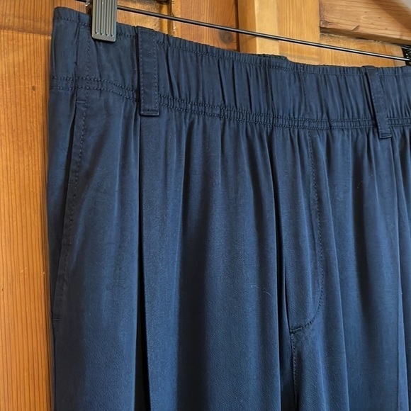 NWT GAP Navy Blue High Waisted LYOCELL Blend Pants Sz. 6 TALL 31” Inseam - Picture 5 of 16